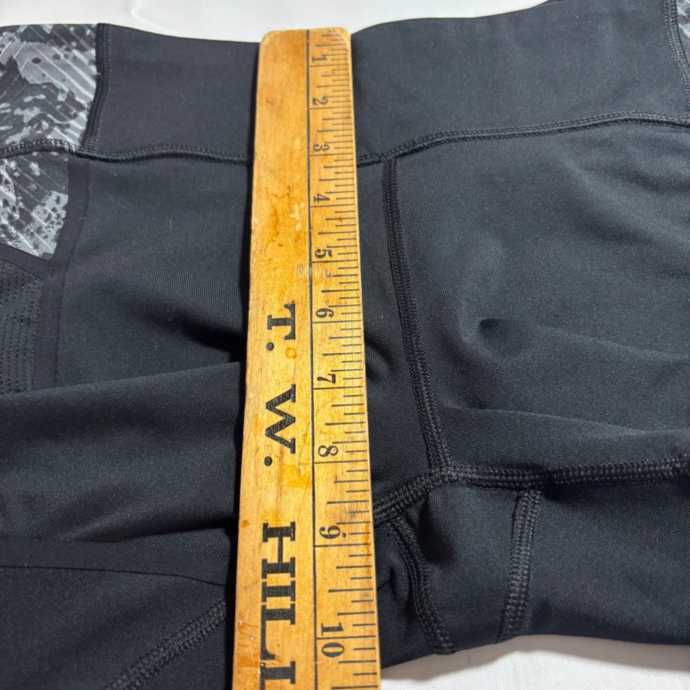 Athleta Revolve Stride Black Run Capri Workout Leggings Women M Yoga Gym Pants - Picture 8 of 9